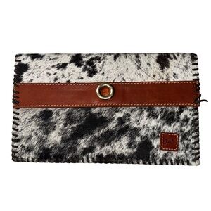 Soul Carrier Genuine Cowhide Clutch with Brown Leather Accent
